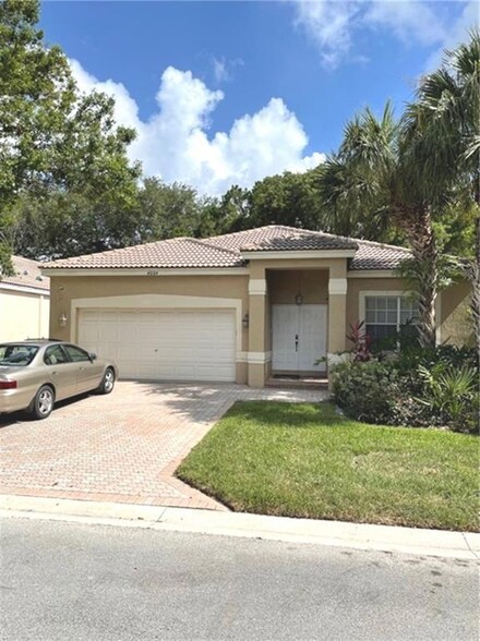 4884 NW 57th Manor, Coconut Creek, FL 33073