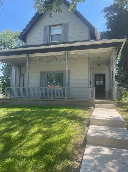 302 Monroe St, Valparaiso, IN 46383