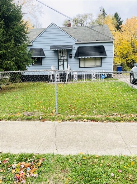 9913 Sandusky Ave, Cleveland, OH 44105