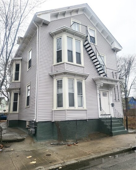 49 Diamond St, Providence, RI 02907