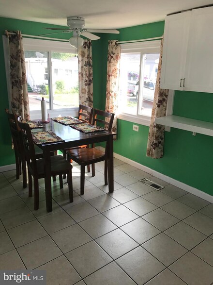 11272 Mobile Dr, Fairfax, VA 22030