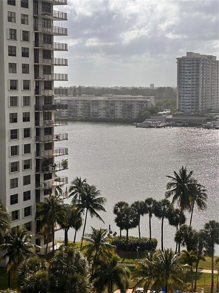 18181 NE 31st Ct Unit 1108, Aventura, FL 33160