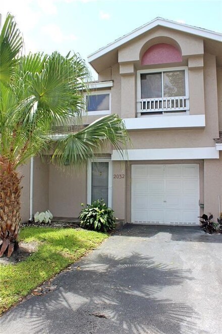 2032 Discovery Cir E, Deerfield Beach, FL 33442