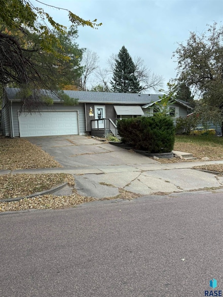 1300 S Olive Dr, Sioux Falls, SD 57103