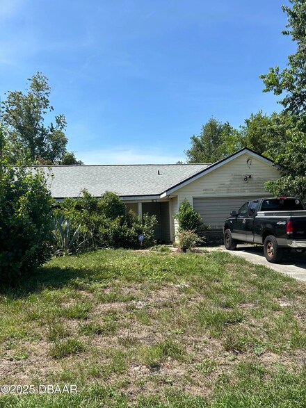 1809 E Chapel Dr, Deltona, FL 32725