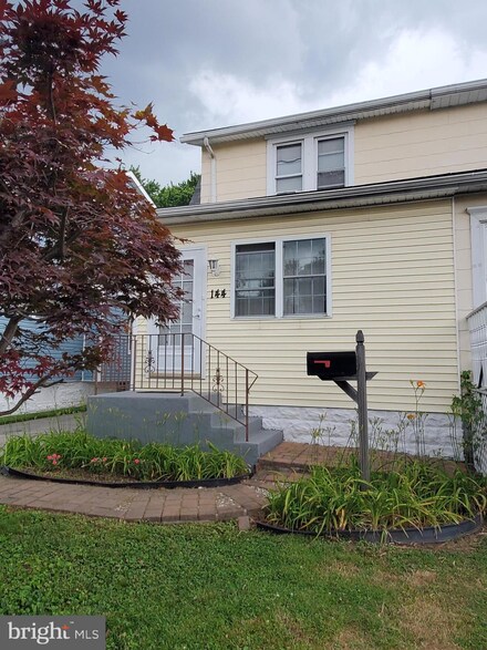 144 N Llanwellyn Ave, Glenolden, PA 19036