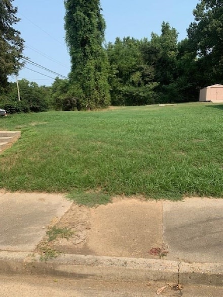 678 Hazelwood Rd, Memphis, TN 38109