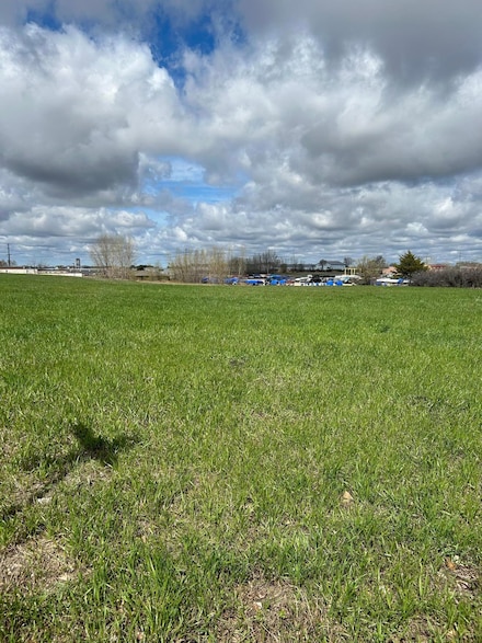 1121 Village Cir, Fergus Falls, MN 56537