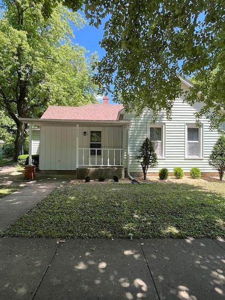 112 W 6th St, Gridley, IL 61744