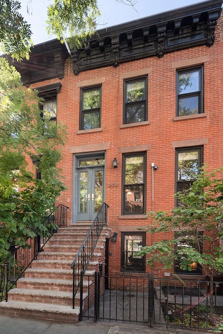 202 Bergen St, Brooklyn, NY 11217