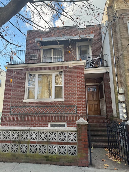 1424 68th St, Brooklyn, NY 11219
