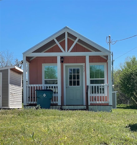 507 Ussery St, Bowie, TX 76230