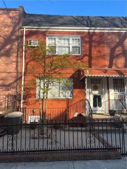 31 Bay 40th St, Brooklyn, NY 11214