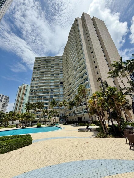 2451 Brickell Ave Unit 11L, Miami, FL 33129