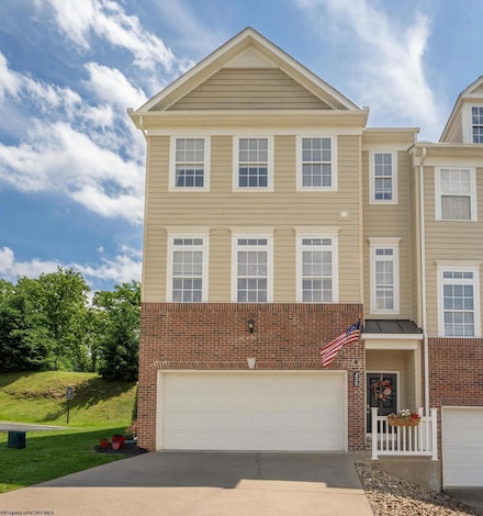 430 Saint Andrews Dr, Morgantown, WV 26508