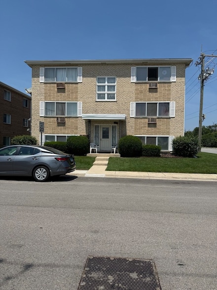 9202 Seymour Ave, Schiller Park, IL 60176