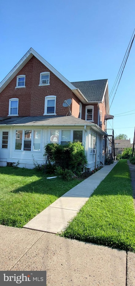 125 E 4th St Unit 2, Lansdale, PA 19446