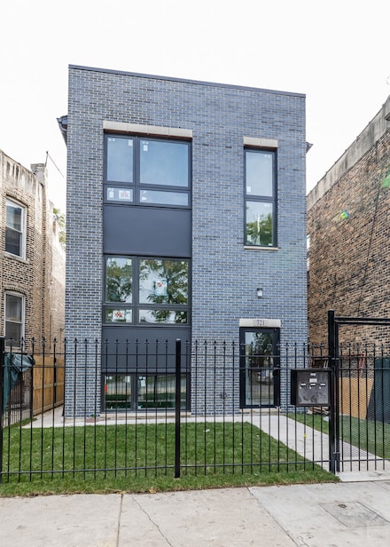 721 N Hamlin Ave Unit 1, Chicago, IL 60624