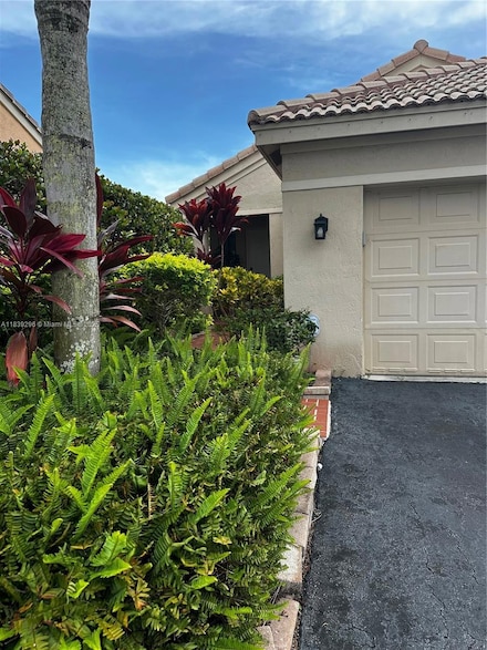 4366 Pine Ridge Ct, Weston, FL 33331