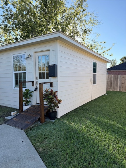 5519 Rio Sabinas St, Rosharon, TX 77583