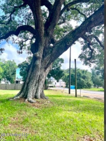 369 Howard Ave, Biloxi, MS 39530
