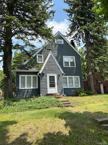 425 W Iroquois Rd, Pontiac, MI 48341