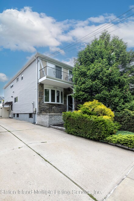 895 Travis Ave, Staten Island, NY 10314