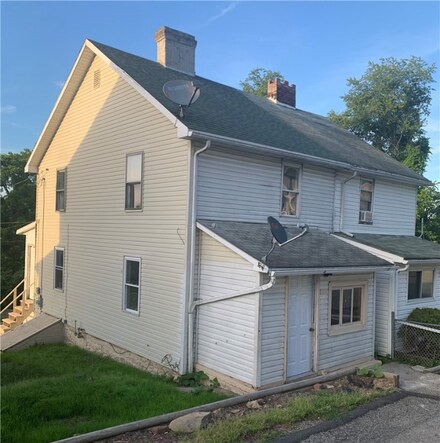 117 Center St, Grindstone, PA 15442