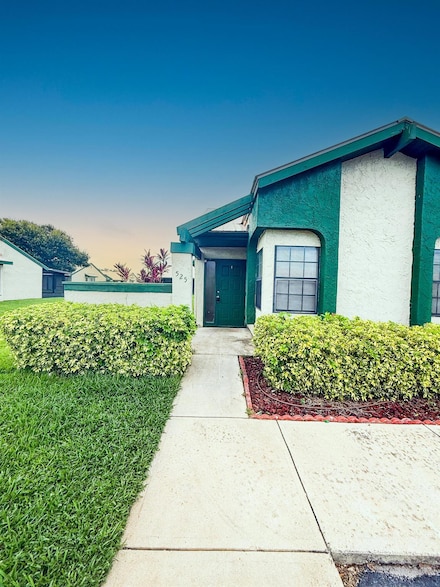 525 SW Sara Blvd, Port Saint Lucie, FL 34953