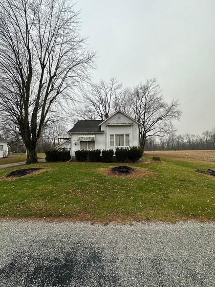 9055 N Raleigh Rd, Rushville, IN 46173