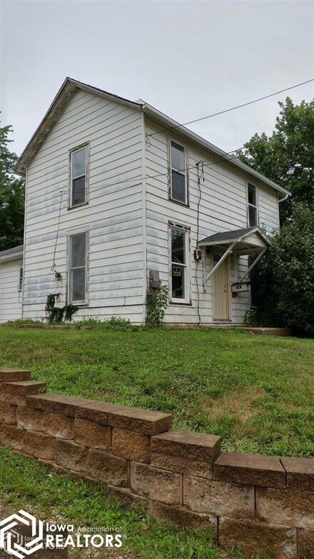 317 E Grant St, Osceola, IA 50213