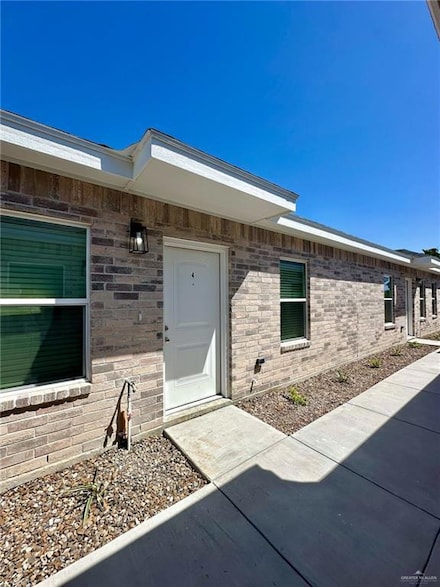 2613 E Israel Ave, Alton, TX 78573