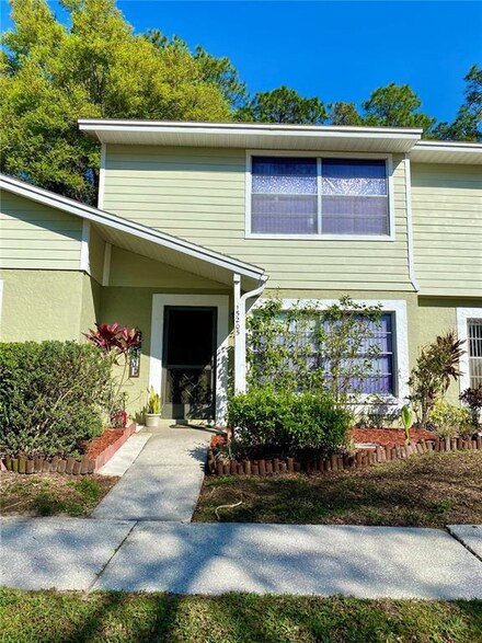 15205 Morning Dr, Lutz, FL 33559