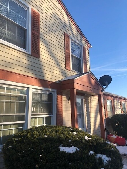 451 James Ct Unit 42B, Glendale Heights, IL 60139