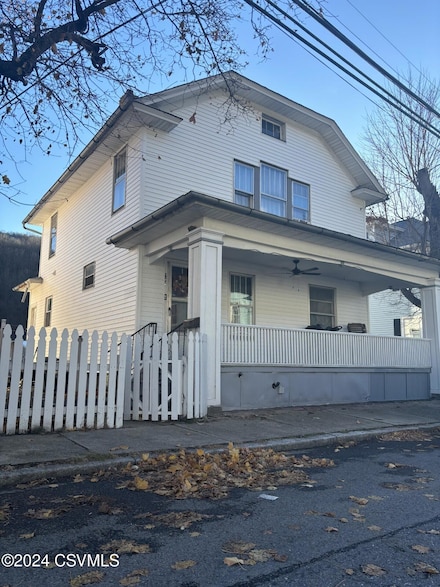 942 Center St, Coal Township, PA 17866