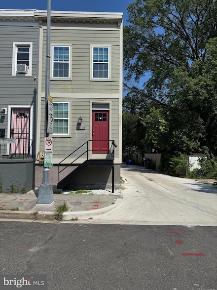 635 20th St NE, Washington, DC 20002