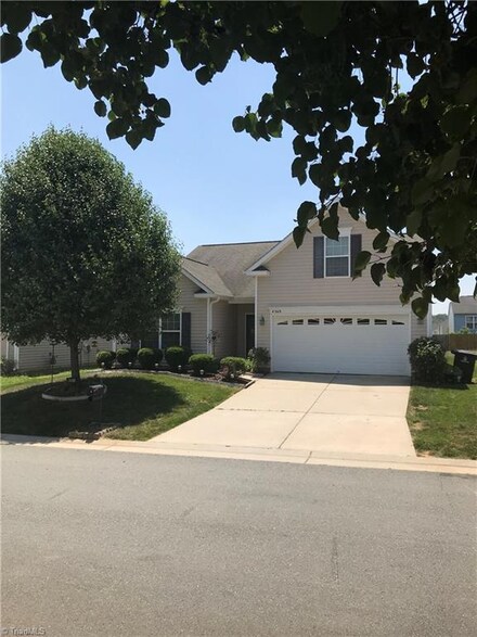 4369 Morning Ridge Ln, Winston Salem, NC 27101
