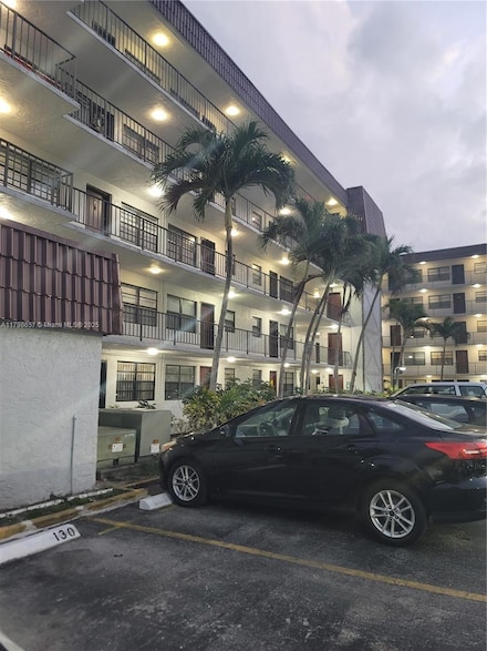 1325 W 68th St Unit 417, Hialeah, FL 33014