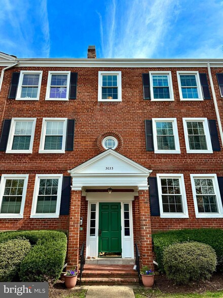 3033 S Columbus St Unit B1, Arlington, VA 22206
