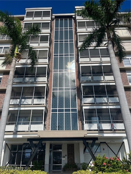 2350 1st St W Unit 205, Fort Myers, FL 33901