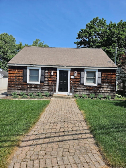 12 Taylor St, Nashua, NH 03060