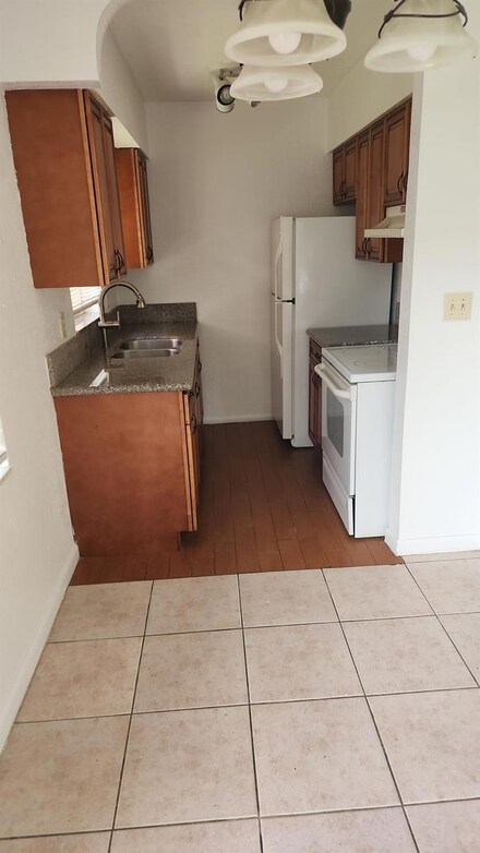 7861 SW 10th St Unit B, North Lauderdale, FL 33068