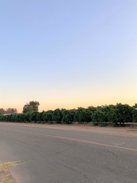 4145 N Greenwood Ave, Sanger, CA 93657