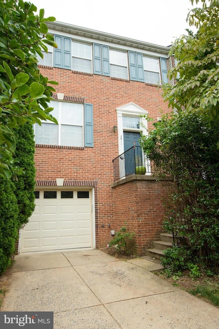 2911 Jessica Ct, Vienna, VA 22181