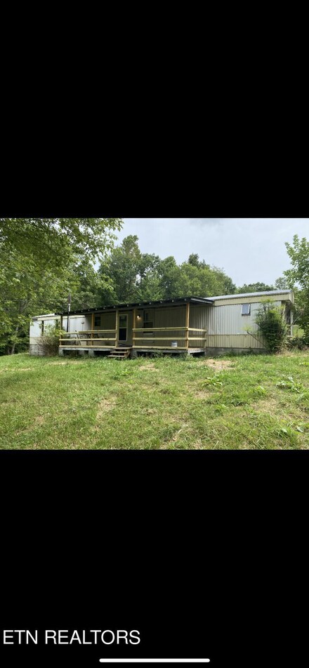1506 Campground Rd, Clarkrange, TN 38553