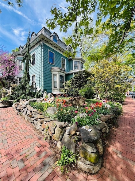 19 Chester St Unit 2, Somerville, MA 02144