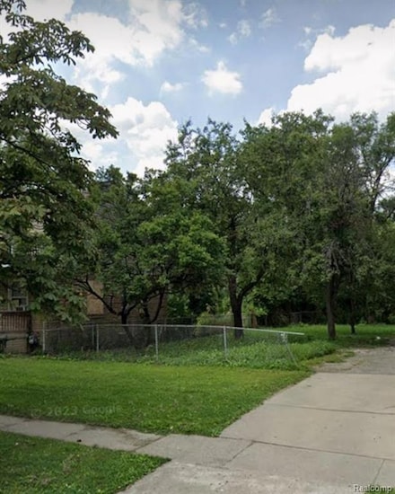 7247 Minock St, Detroit, MI 48228
