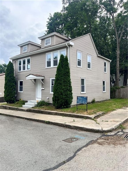 22 Agnes St, West Warwick, RI 02893