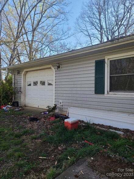 190 Newfound Rd, Leicester, NC 28748