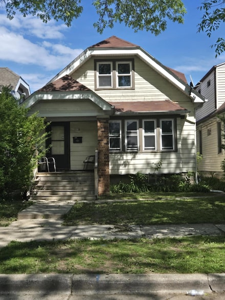 4614 N 38th St, Milwaukee, WI 53209